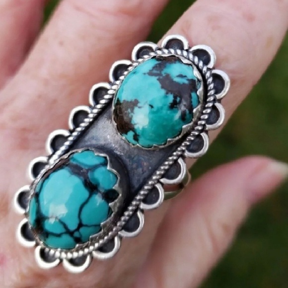 Vintage Jewelry - Vintage Turquoise Sterling Silver Handcrafted 25 g